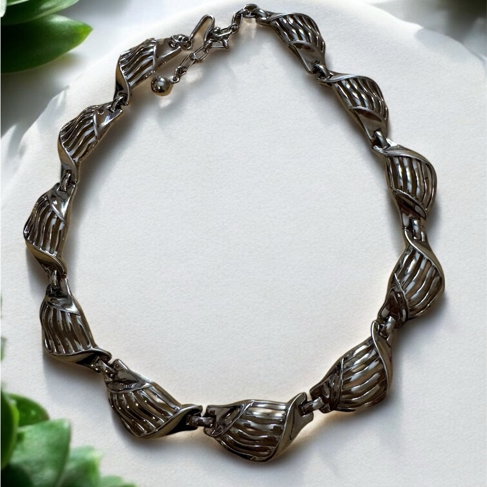 Vintage Trifari Elegant Silver Women's Necklace